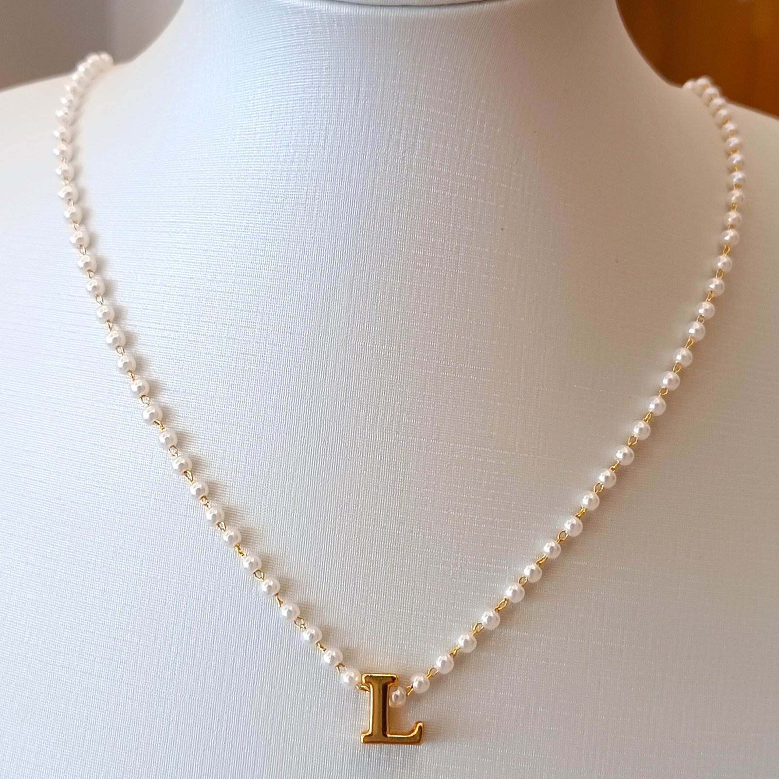 Choker pérolas letra L 2166