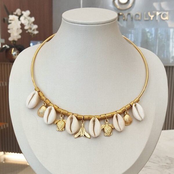 Colar rígido dourado búzios - 4808
