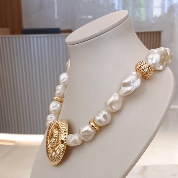 Colar pérolas G ping caracol dourado - 5689 - Imagem 2
